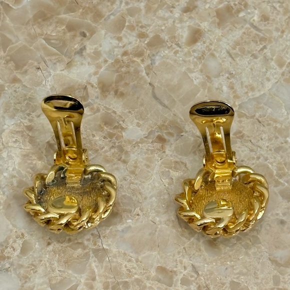 Christian Dior Signed Gold Tone Faux Iridescent Pearl Clip on Earrings - Picture 8 of 10